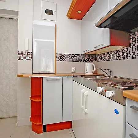 Starogdanski 4 *